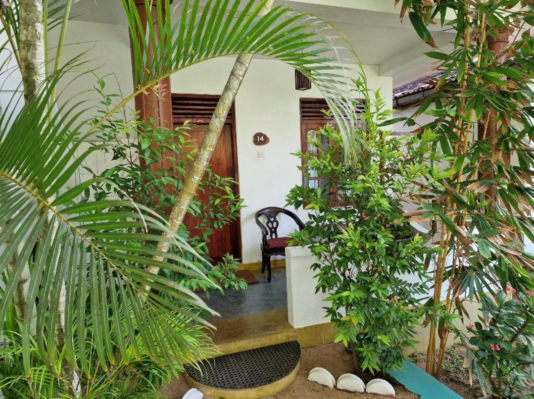 Panorama Beach Hotel Tangalle Exterior photo