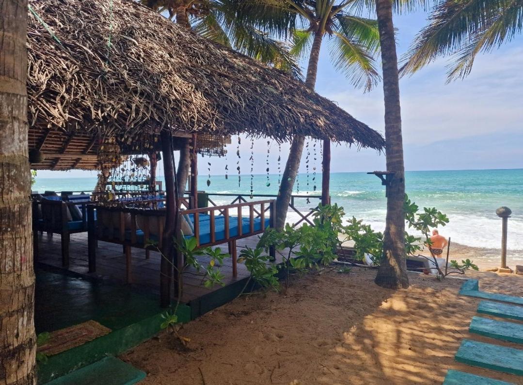 Panorama Beach Hotel Tangalle Exterior photo